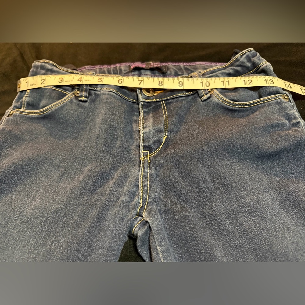Levi’s 14R Girls Super Cute Jeans Measurements are in pictures Great Condition 🔥 - Picture 8 of 11